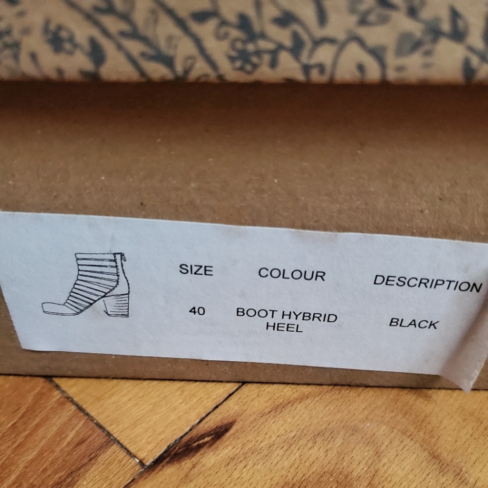 Free People Hybrid Boot with 3.5" Block Heel, EU 40 - Picture 3 of 14